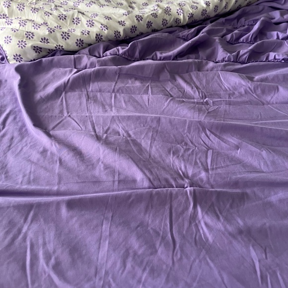Purple reversible full comforter. - Picture 2 of 5